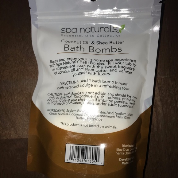 Moisturizing Bath Bombs - Picture 3 of 3